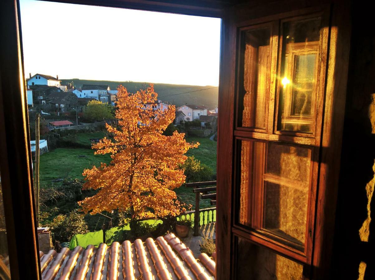 Chale Pouso Da Serra - Casas De Montanha Costilhao Esterno foto