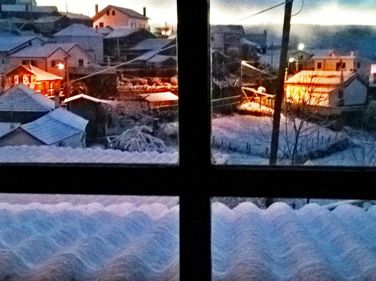Chale Pouso Da Serra - Casas De Montanha Costilhao Esterno foto